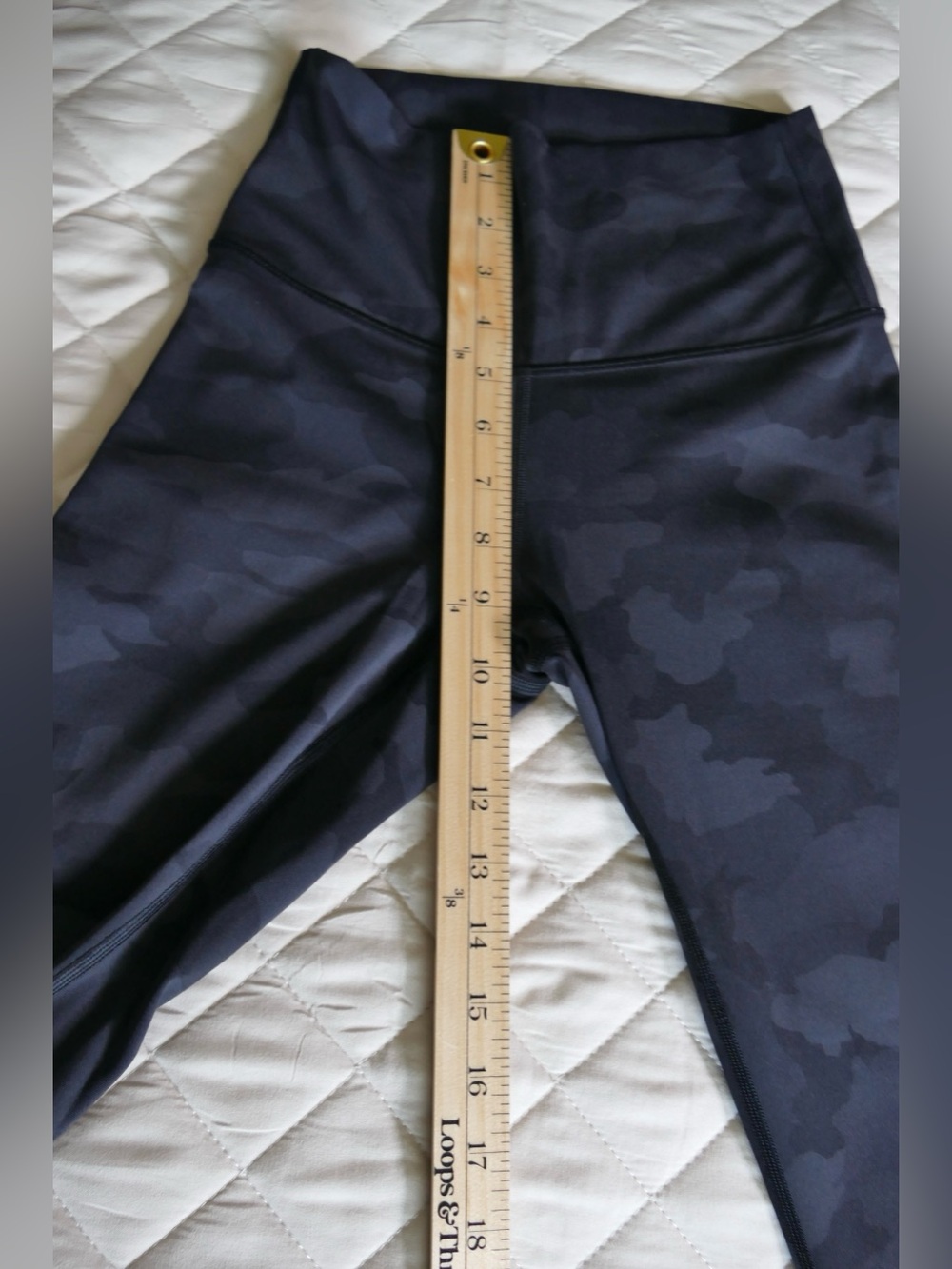 Lululemon Women’s Black Camo Leggings Size 4 High Rise Athletic Yoga Pants - Picture 4 of 5